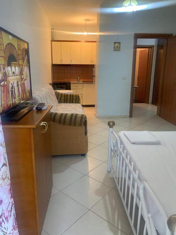 Caramel Sun Studios Apts Sarandë Exteriér fotografie