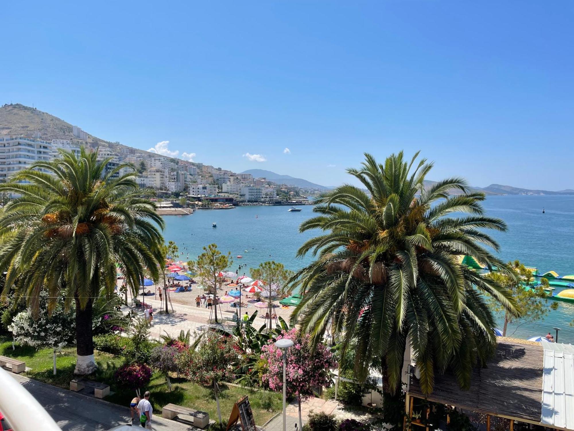 Caramel Sun Studios Apts Sarandë Exteriér fotografie