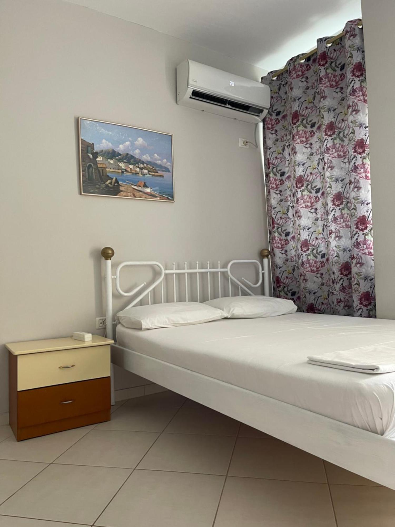 Caramel Sun Studios Apts Sarandë Exteriér fotografie